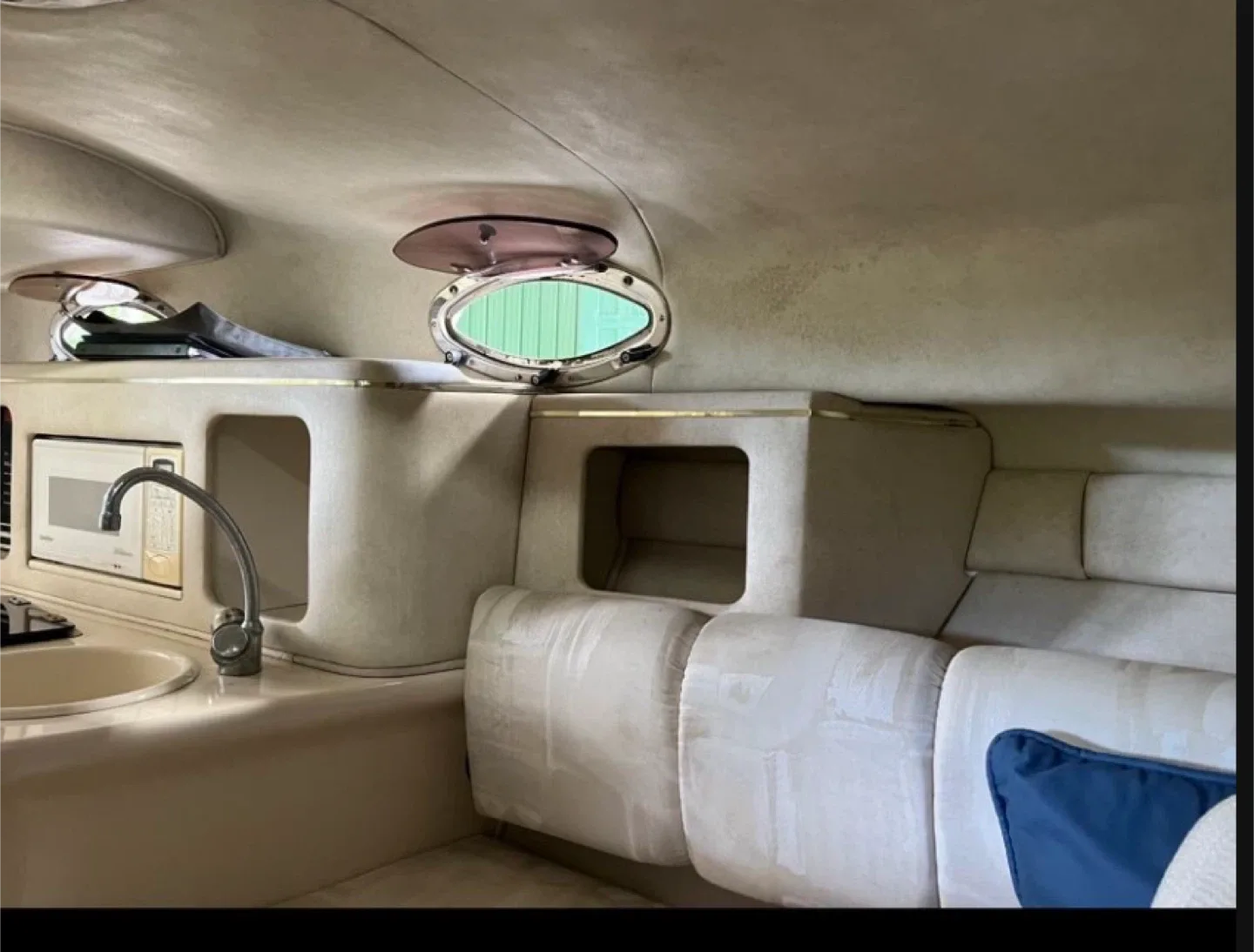 1997 Sea Ray Sundancer 250 Boat image indicator(10)