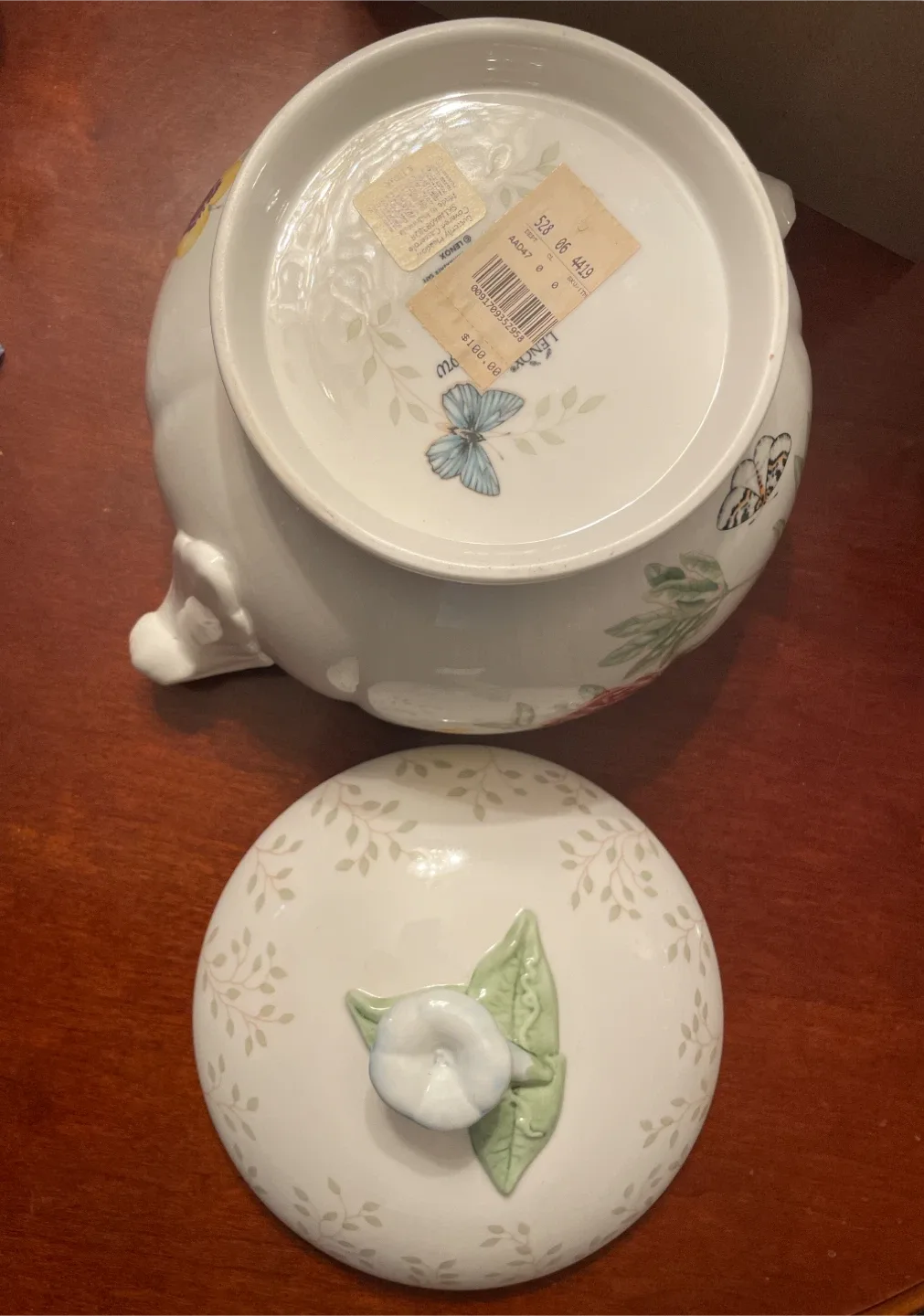 Lenox Butterfly Meadow Covered Sugar Bowl image indicator(3)