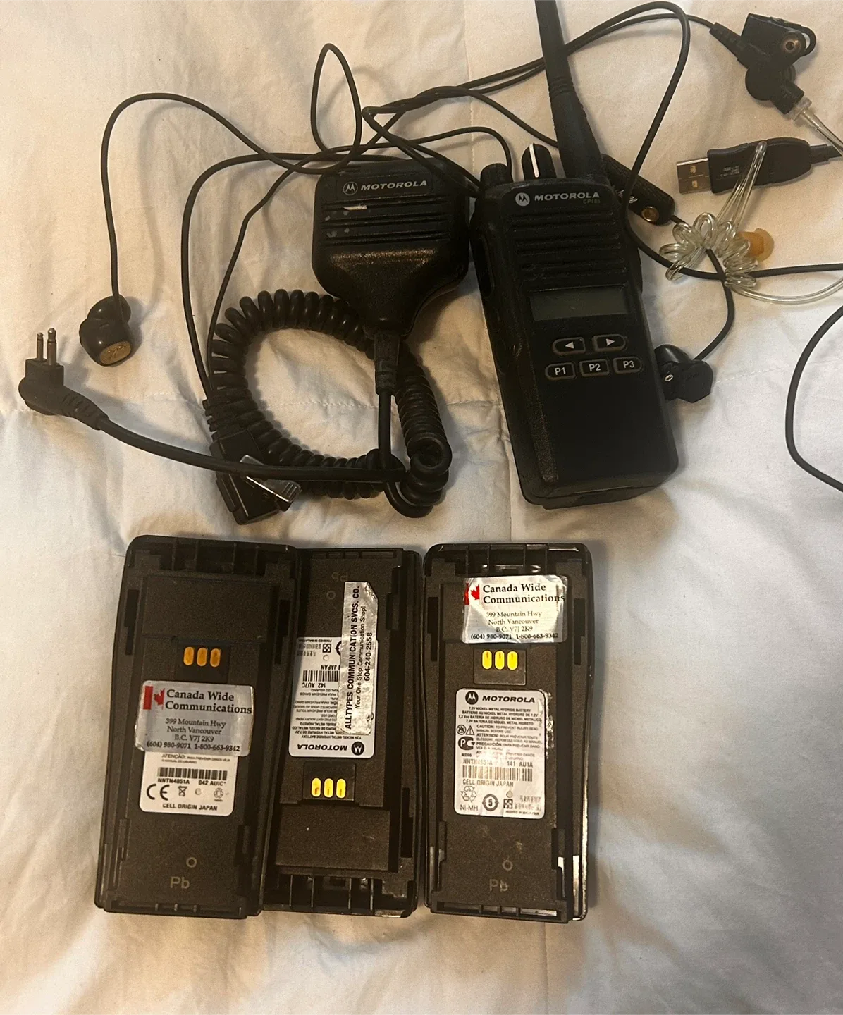 Motorola CP185 Two-Way Radio with Accessories thumbnail