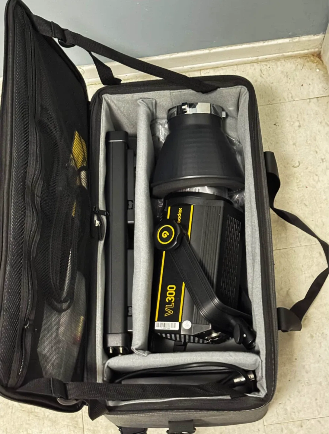 Godox VL300 LED Video Light with Case image indicator(3)