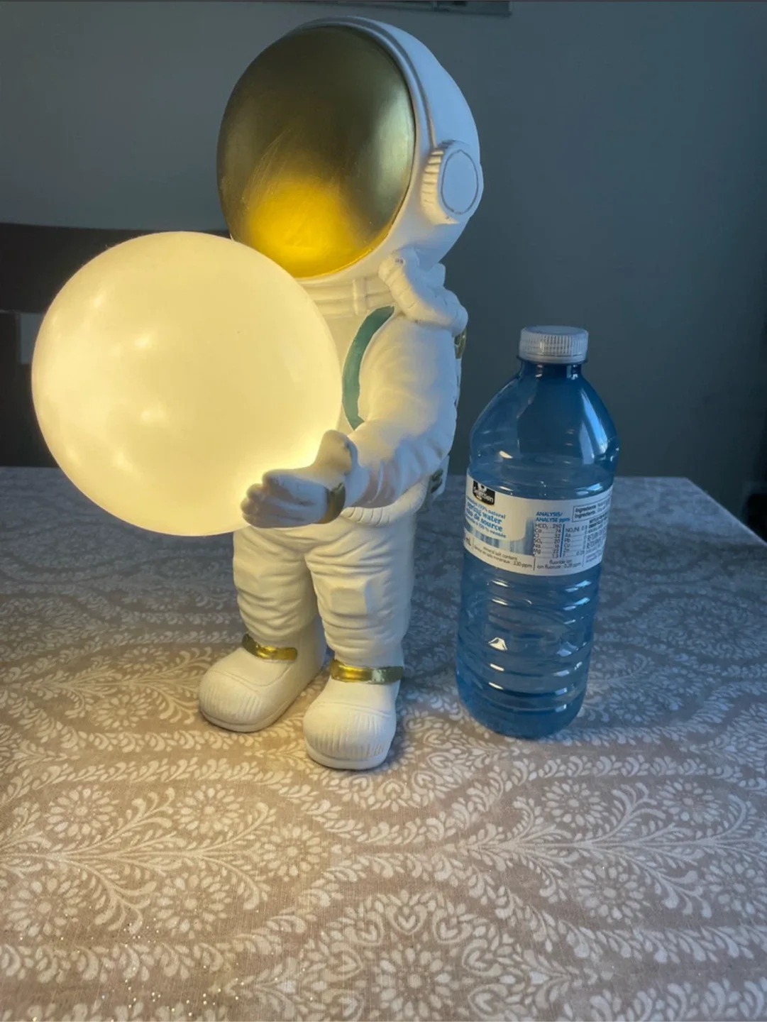 Astronaut Table Lamp image indicator(4)
