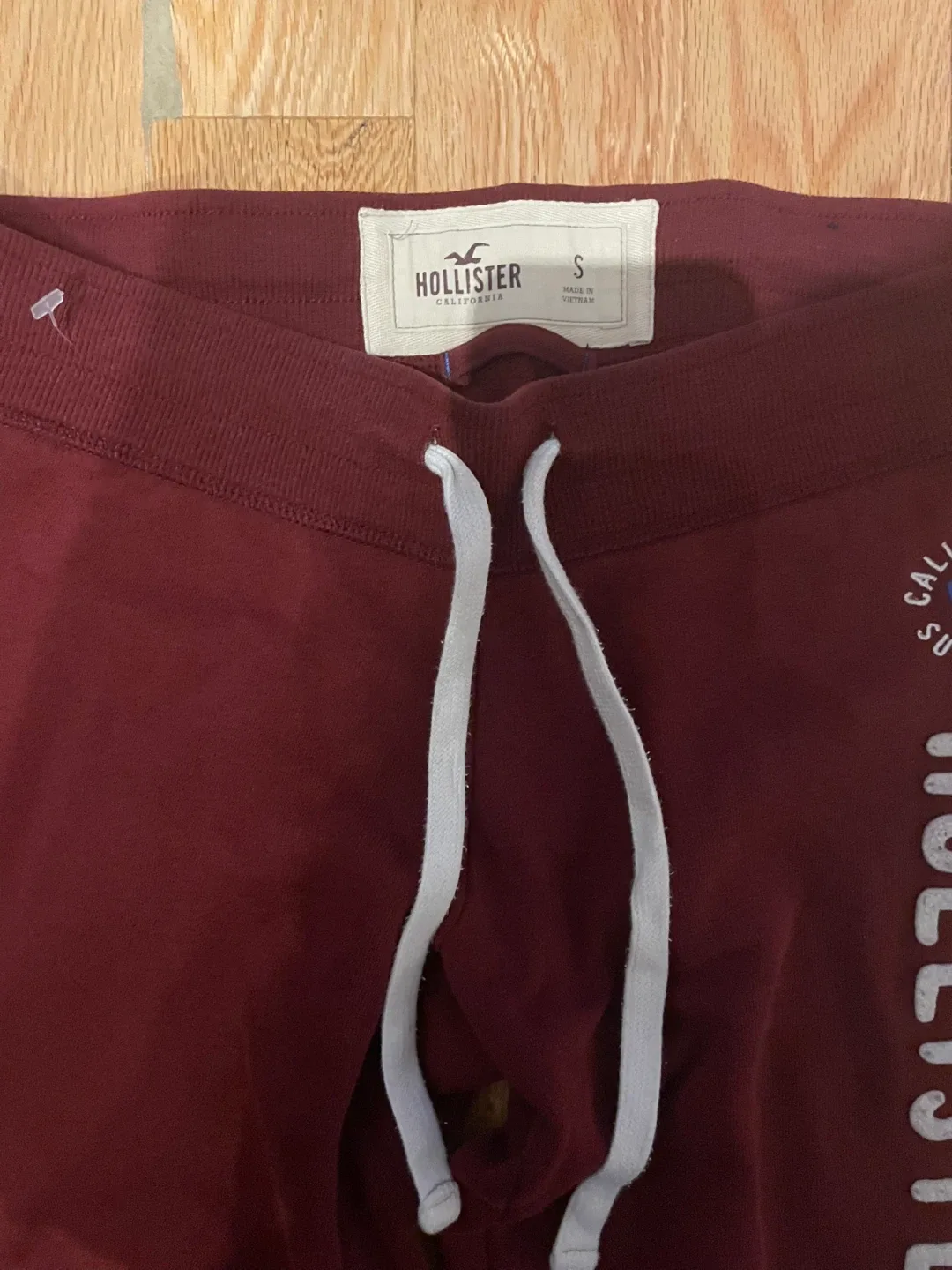 Vintage Hollister Burgundy Sweatpants - Size Small image indicator(3)
