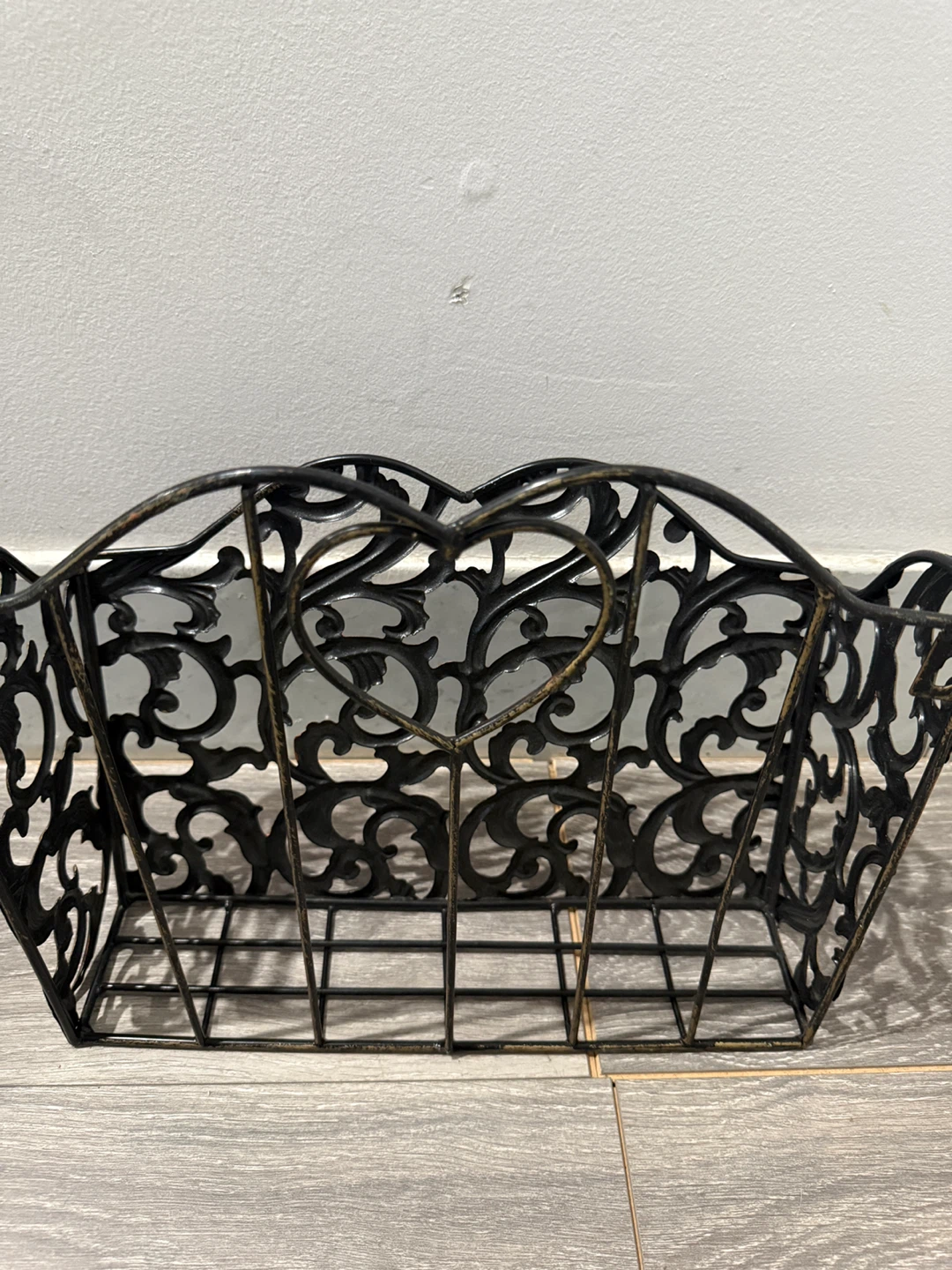 Vintage Style Metal Magazine Rack - photo 2