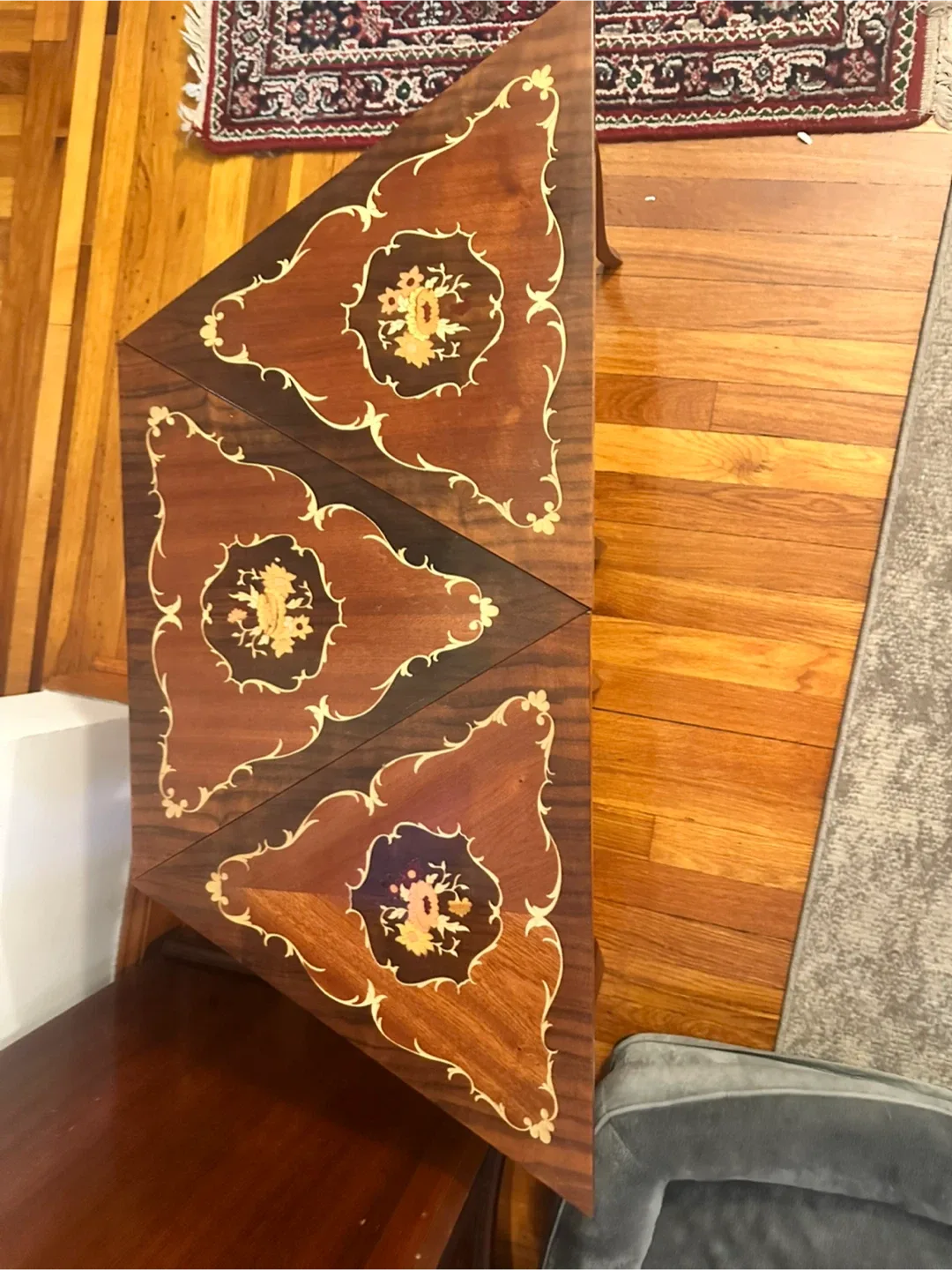 Vintage Nesting Tables - Made in Italy image indicator(4)