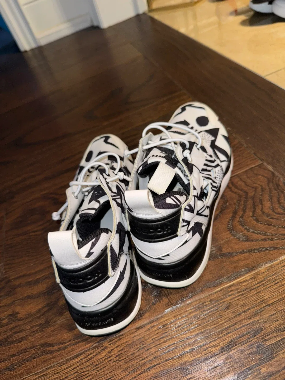 Reebok Print Black & White Sneakers image indicator(2)