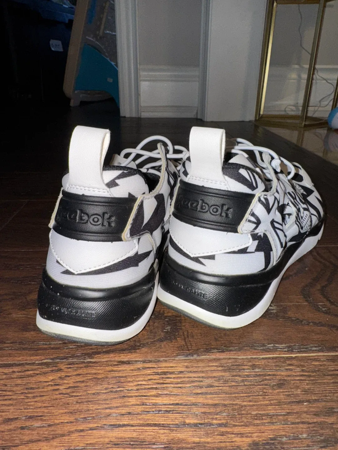 Reebok Print Black & White Sneakers image indicator(3)