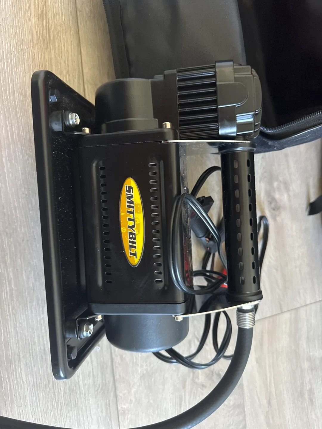 Smittybilt Air Compressor in Carry Bag image indicator(3)