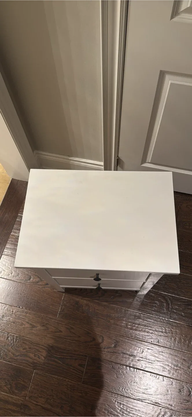 IKEA HEMNES White 2-Drawer Nightstand - ONLY 1 image indicator(2)