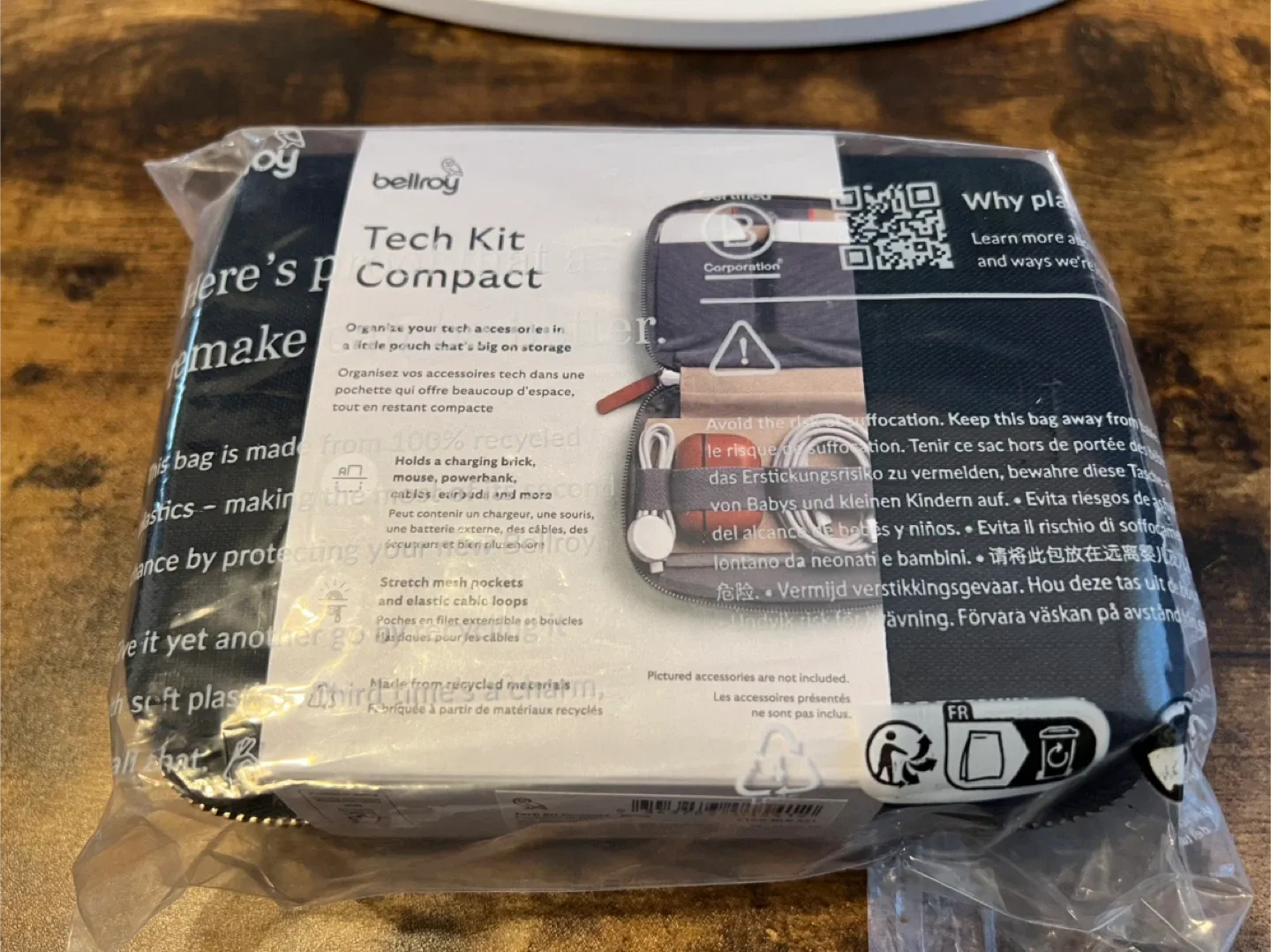 BNIP - Bellroy Tech Kit Compact - Black thumbnail