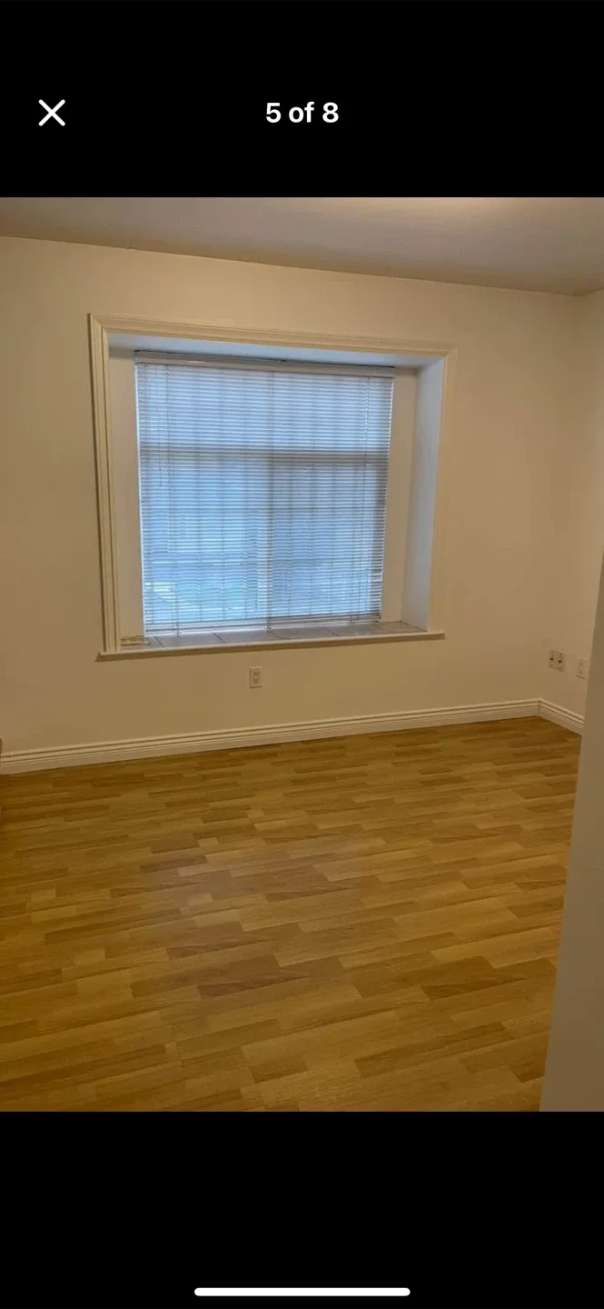 2 Bedroom East Vancouver Ground Floor image indicator(5)