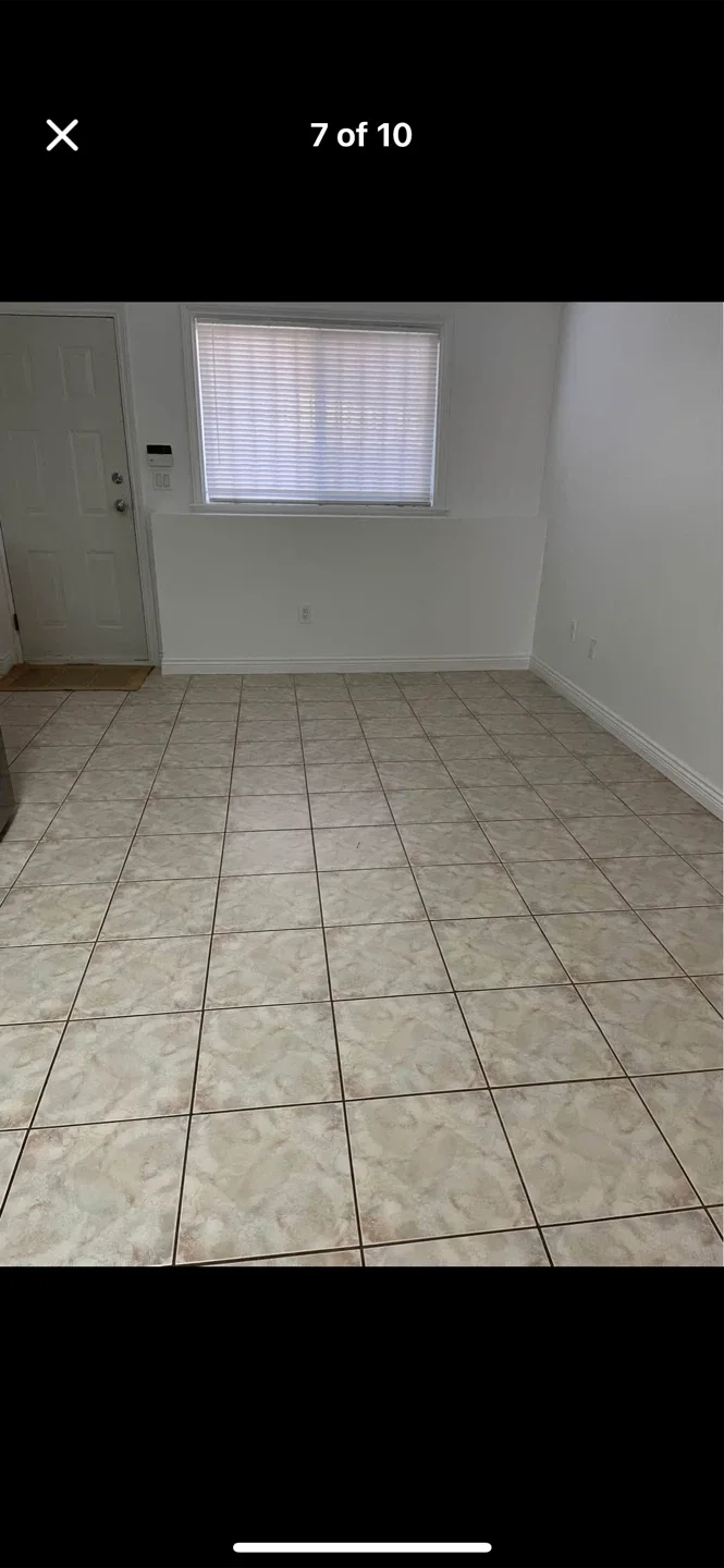 2 Bedroom East Vancouver Ground Floor image indicator(2)