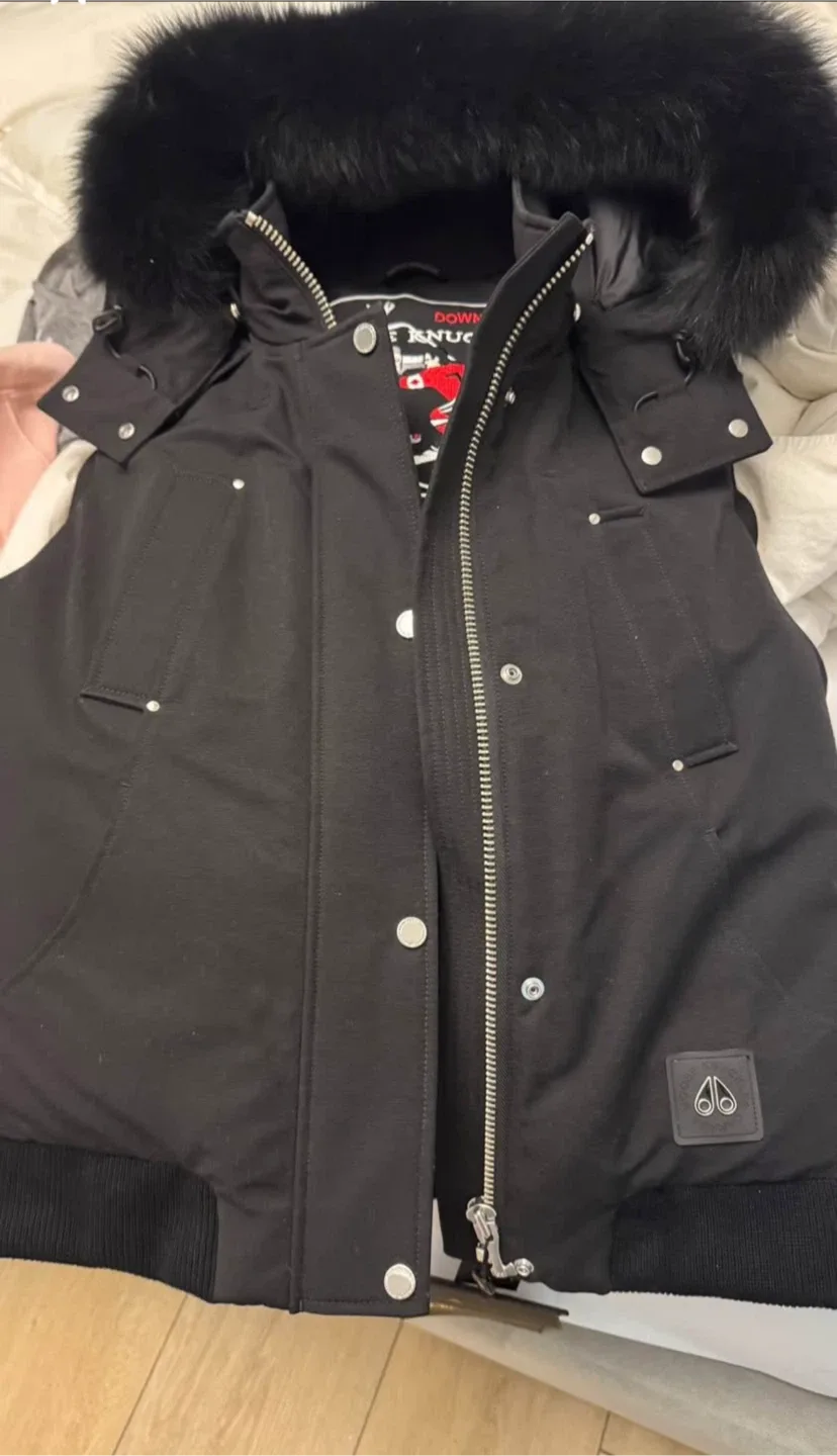 Moose Knuckles Down Vest Black image indicator(2)