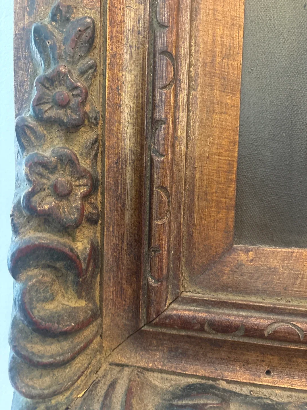 Vintage Personage Painting In Antique Gold Ornate Frame image indicator(9)