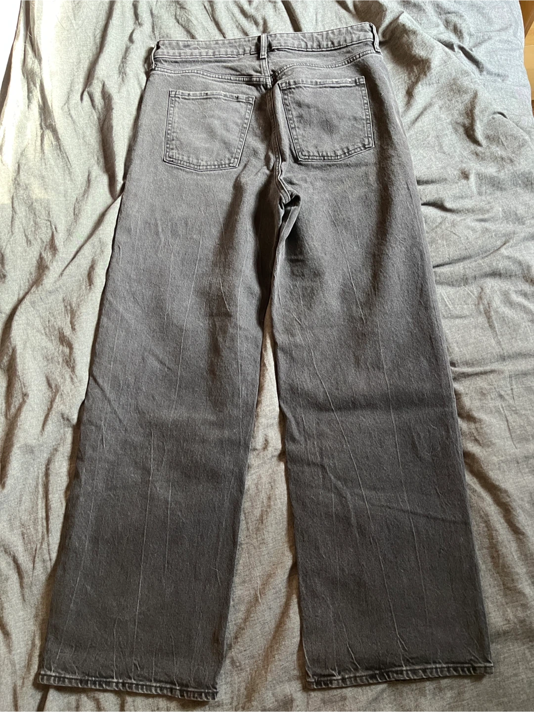 Old Navy Extra High-Rise Sky-Hi Wide Leg Jeans - Size 10 - photo 2