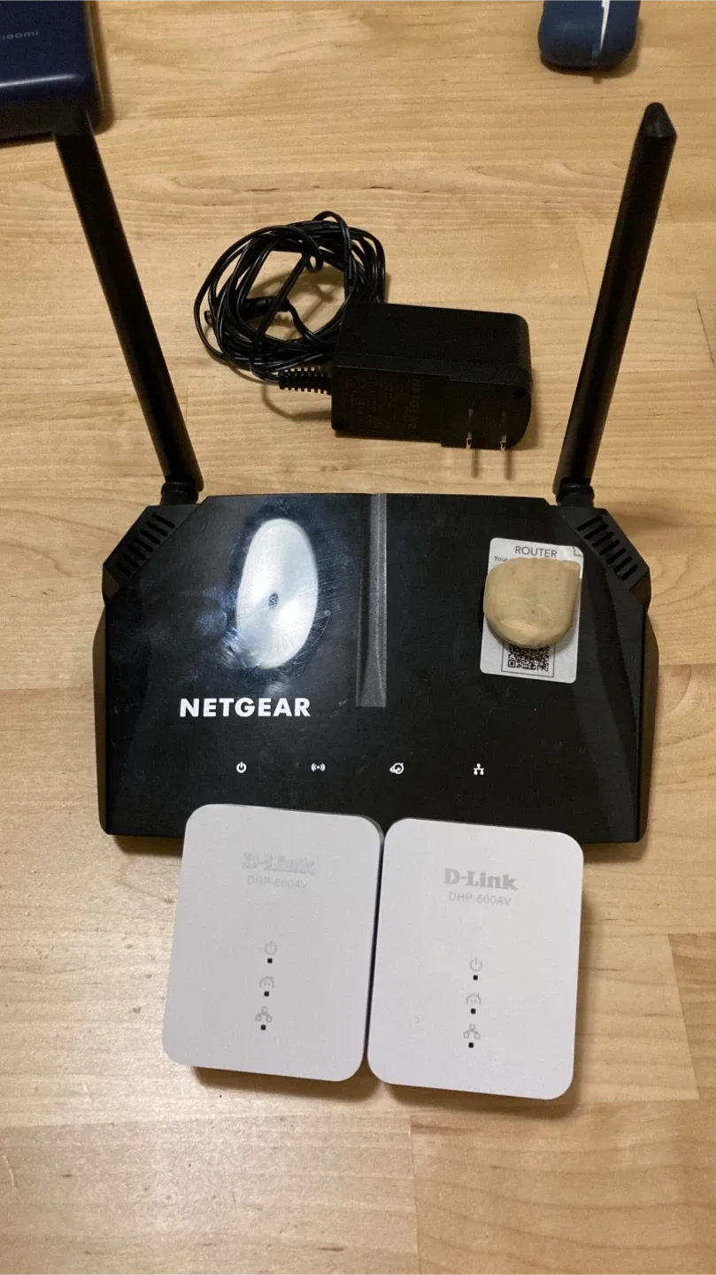 Netgear AC1200 + 2 power lines thumbnail