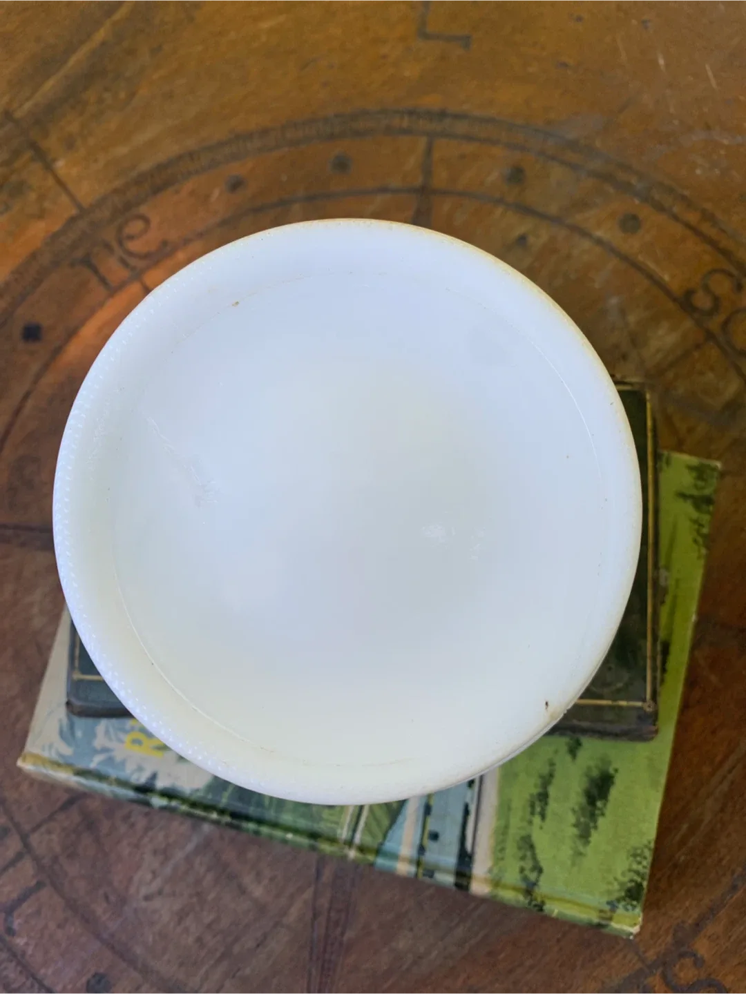 Vintage Milk Glass Planter image indicator(4)