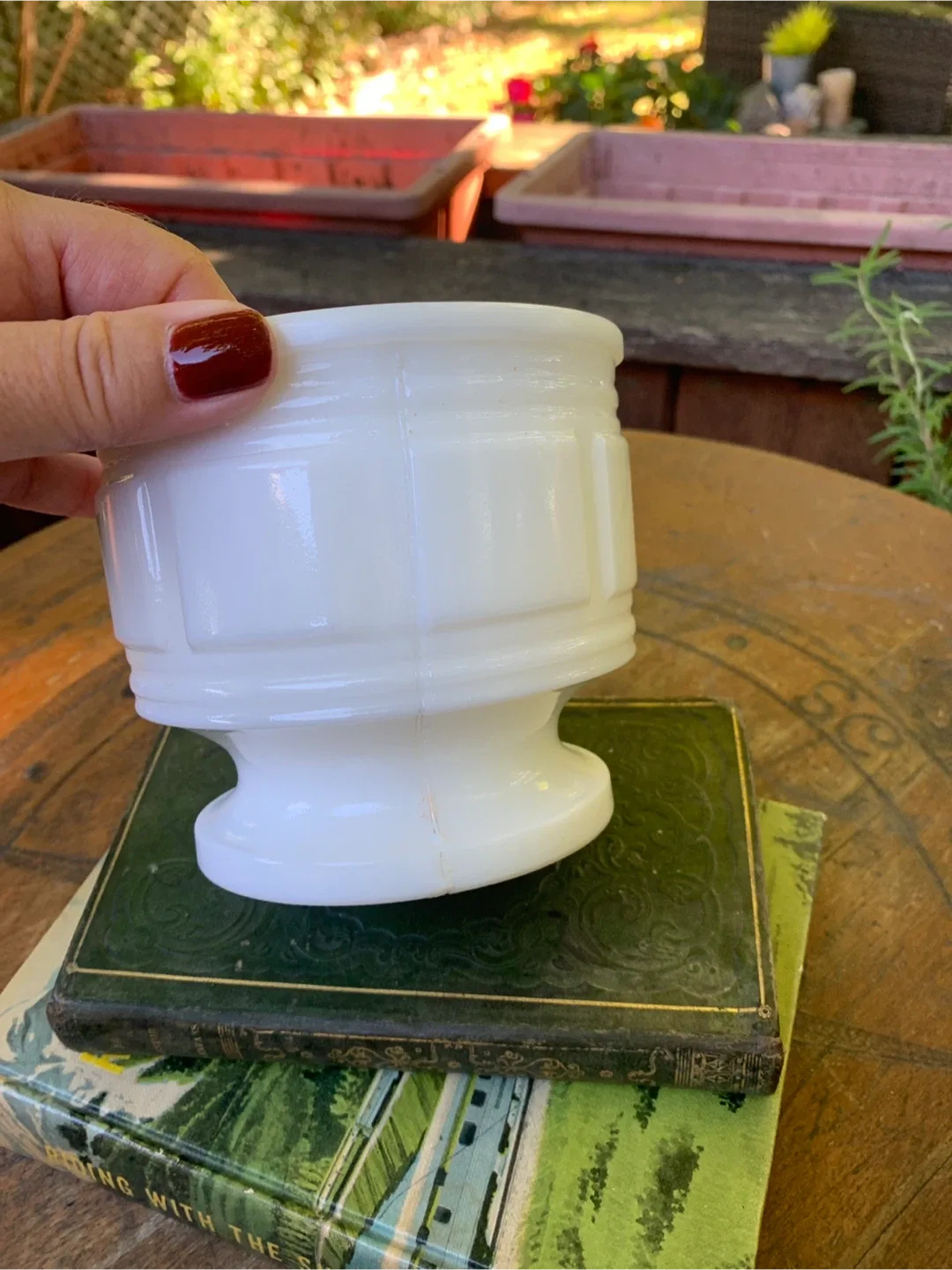 Vintage Milk Glass Planter image indicator(7)