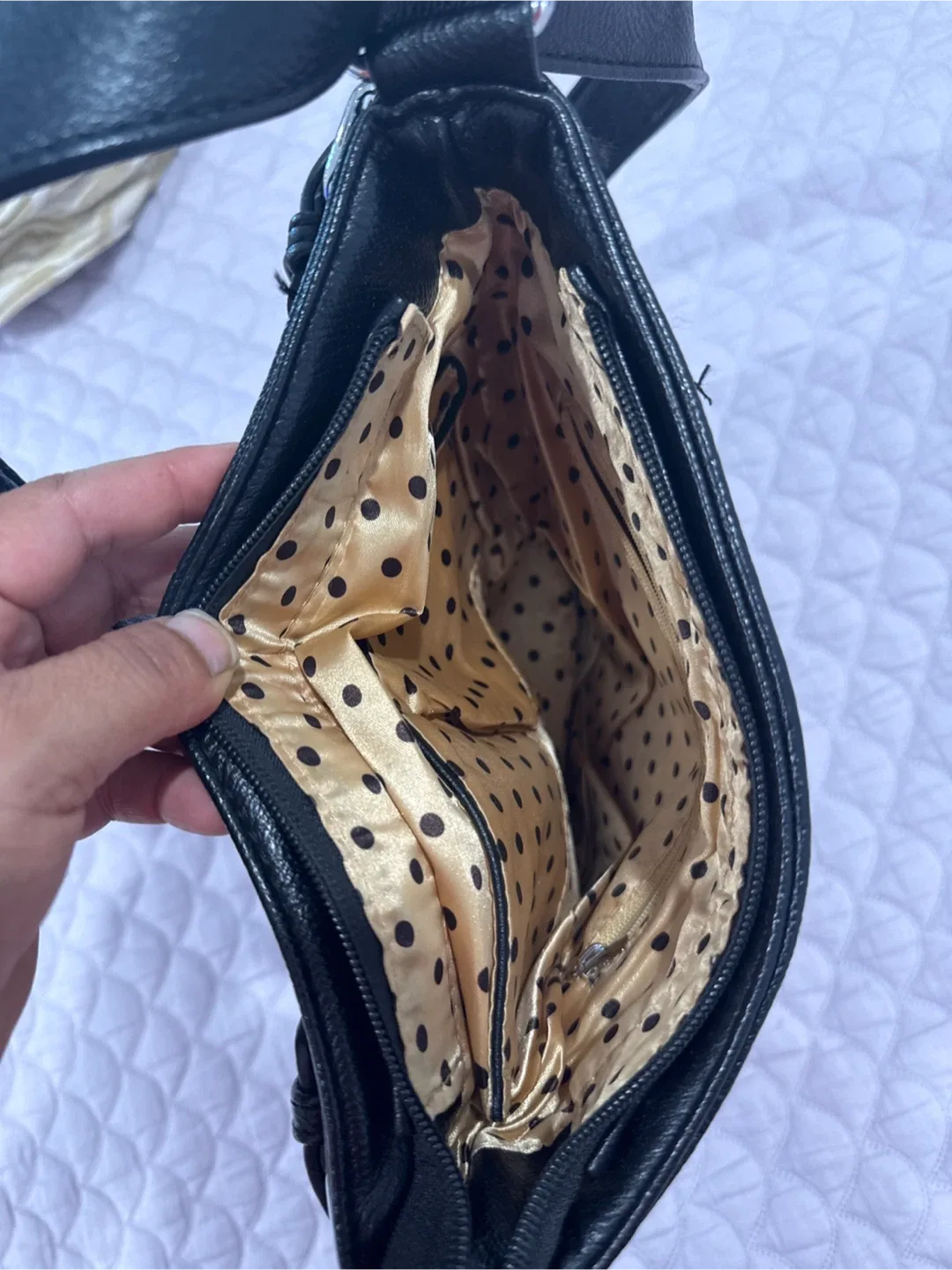 Black Skull Rhinestone Crossbody Bag image indicator(3)