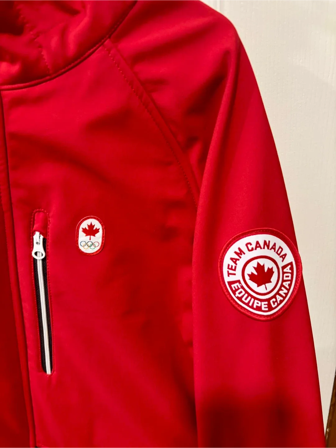 Team Canada Jacket - Men’s Size Small image indicator(2)