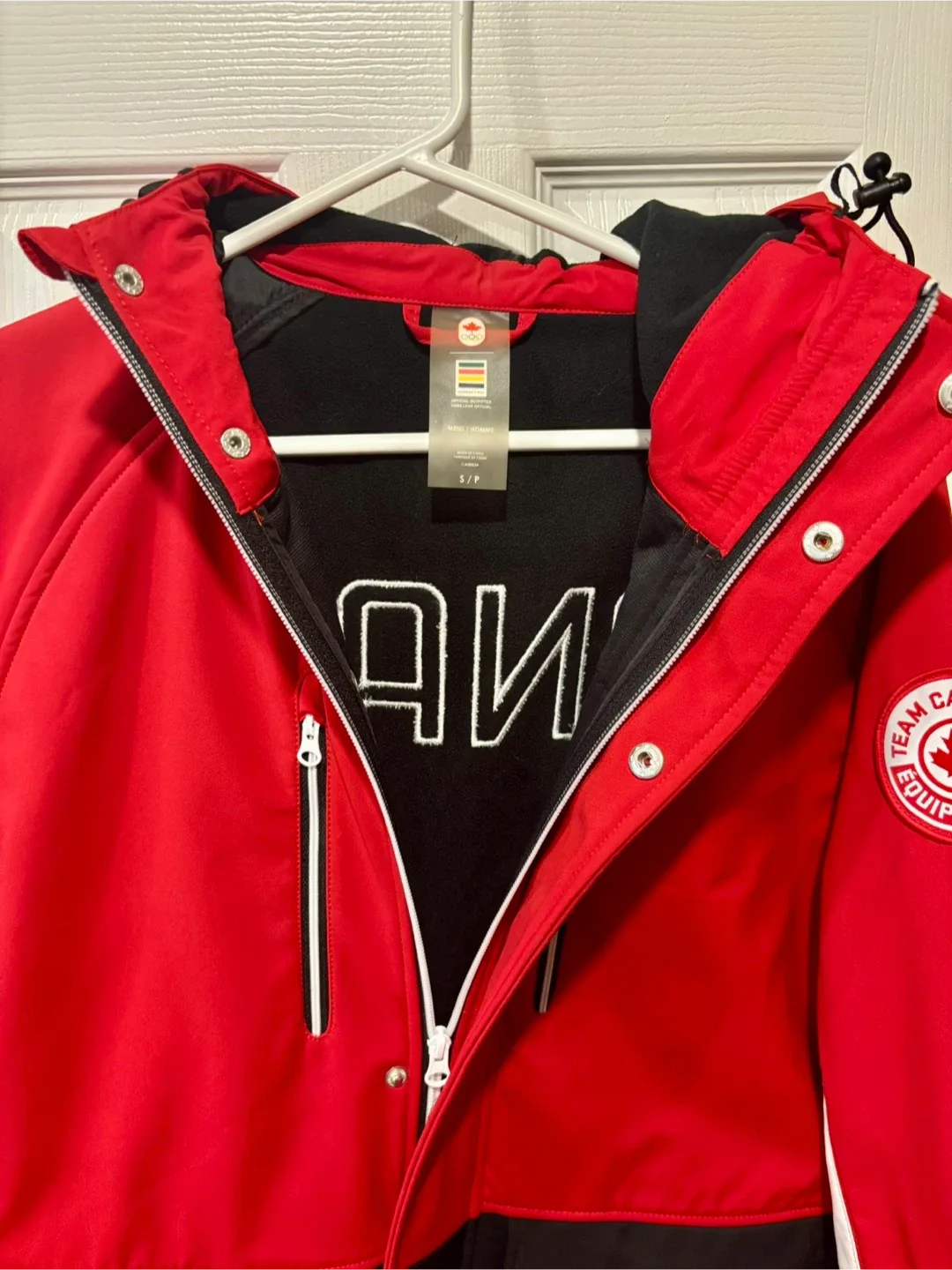 Team Canada Jacket - Men’s Size Small image indicator(5)