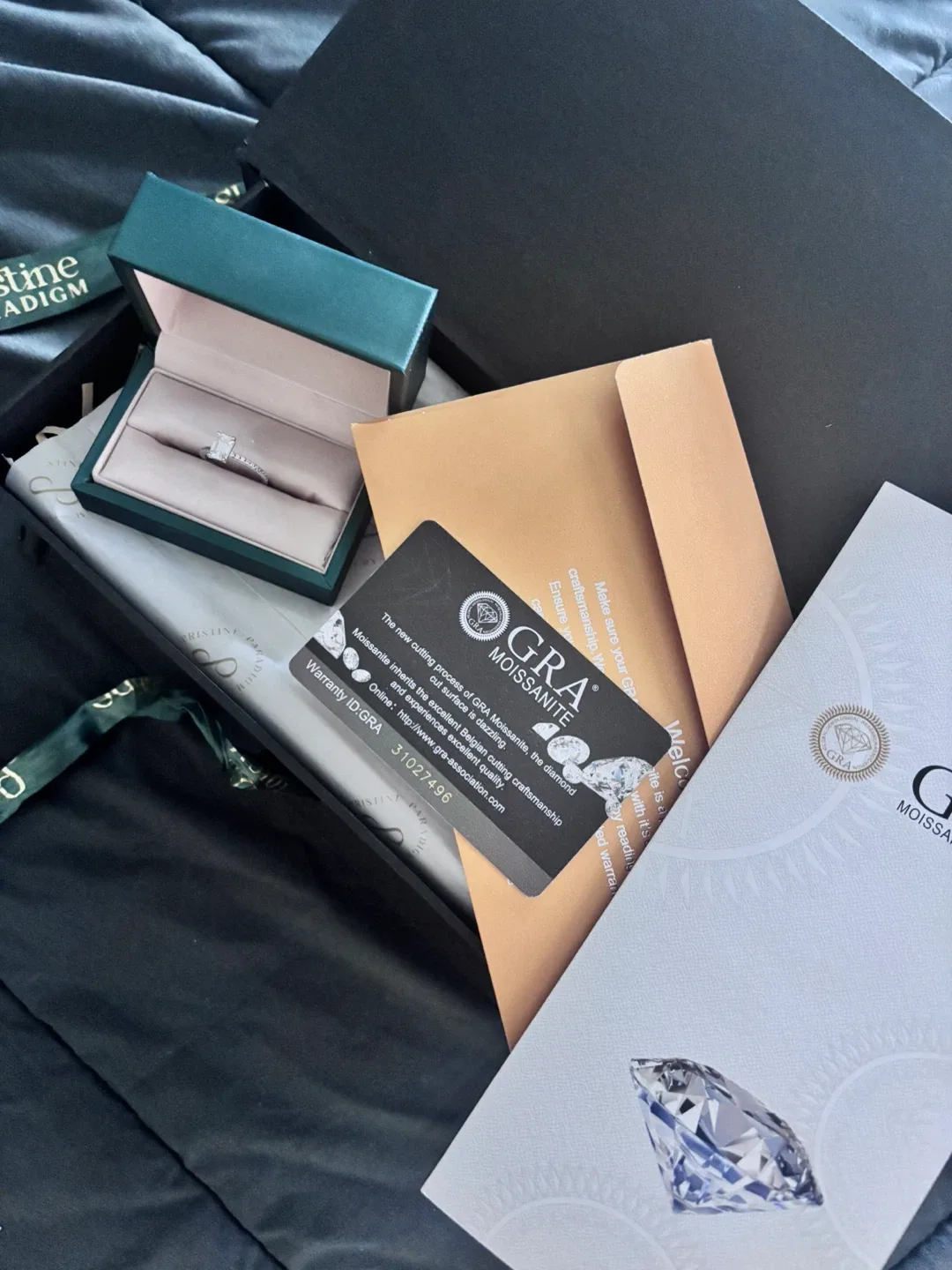 Emerald Pavé Ring - 1CT & Real Moissanite image indicator(3)