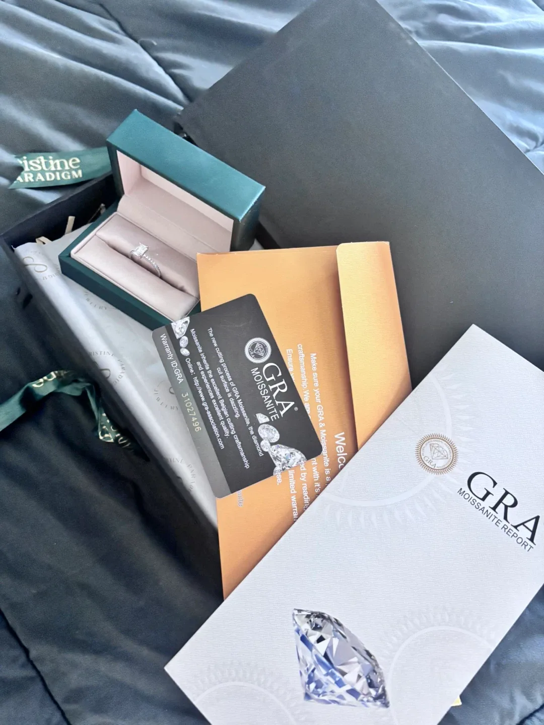 Emerald Pavé Ring - 1CT & Real Moissanite image indicator(4)