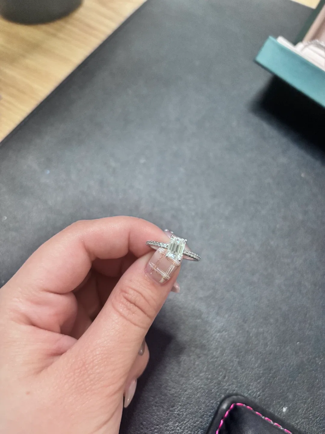 Emerald Pavé Ring - 1CT & Real Moissanite image indicator(5)