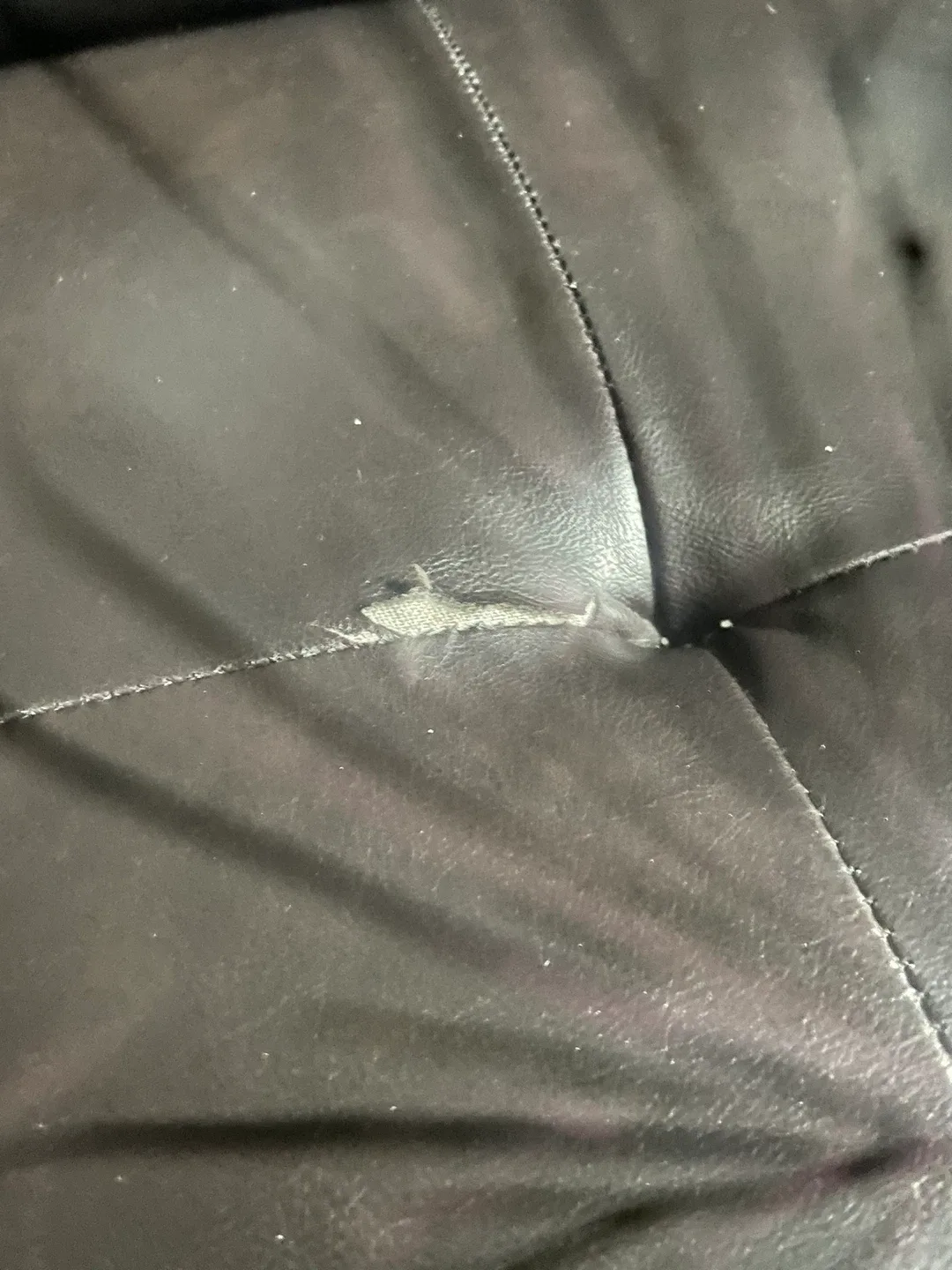 Black Leather Sectional Sofa image indicator(4)