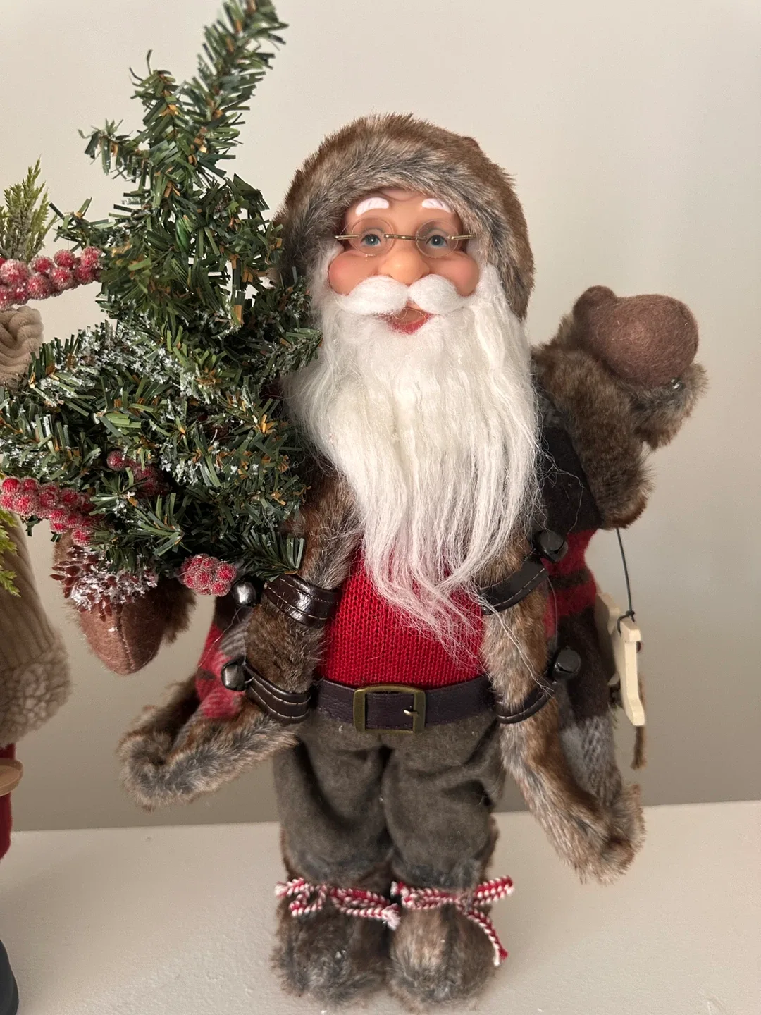 Santa Claus Figurines - Set of 3 image indicator(4)