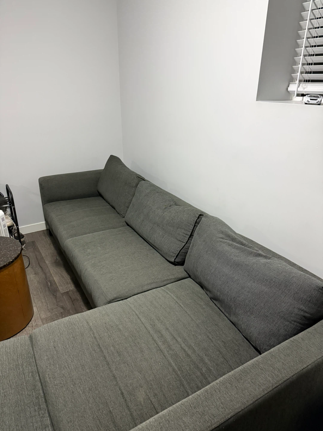 Grey Sectional Sofa - Great Condition! - photo 3