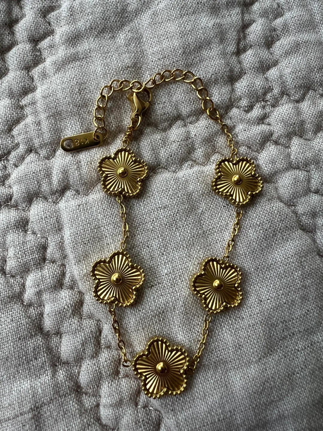 18k clover bracelet