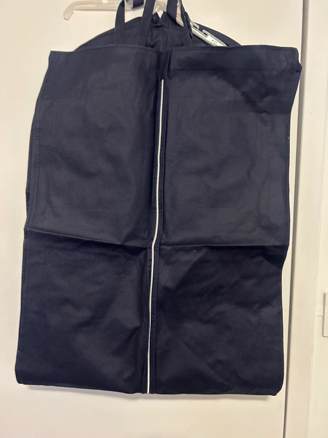 Garment bag image indicator(3)