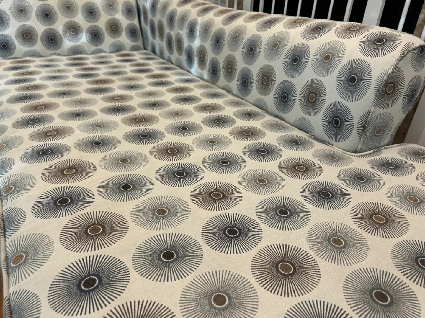 Patterned Chaise Lounge image indicator(4)