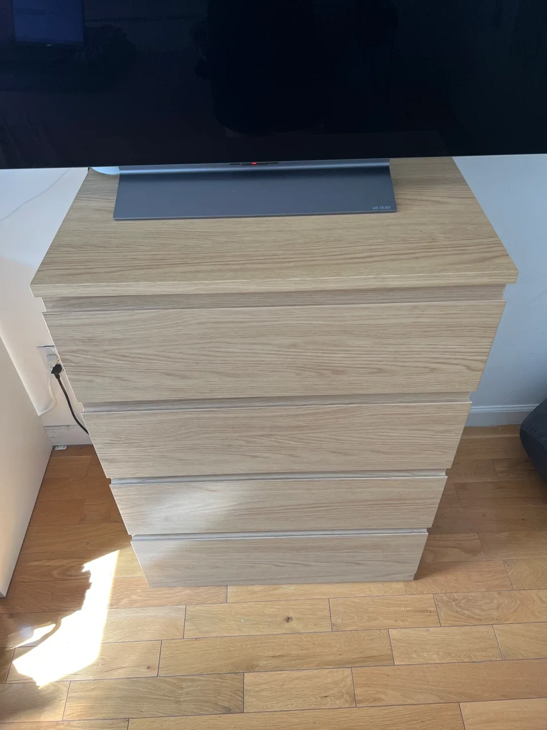 Ikea Hemnes 4-Drawer Dresser image indicator(2)
