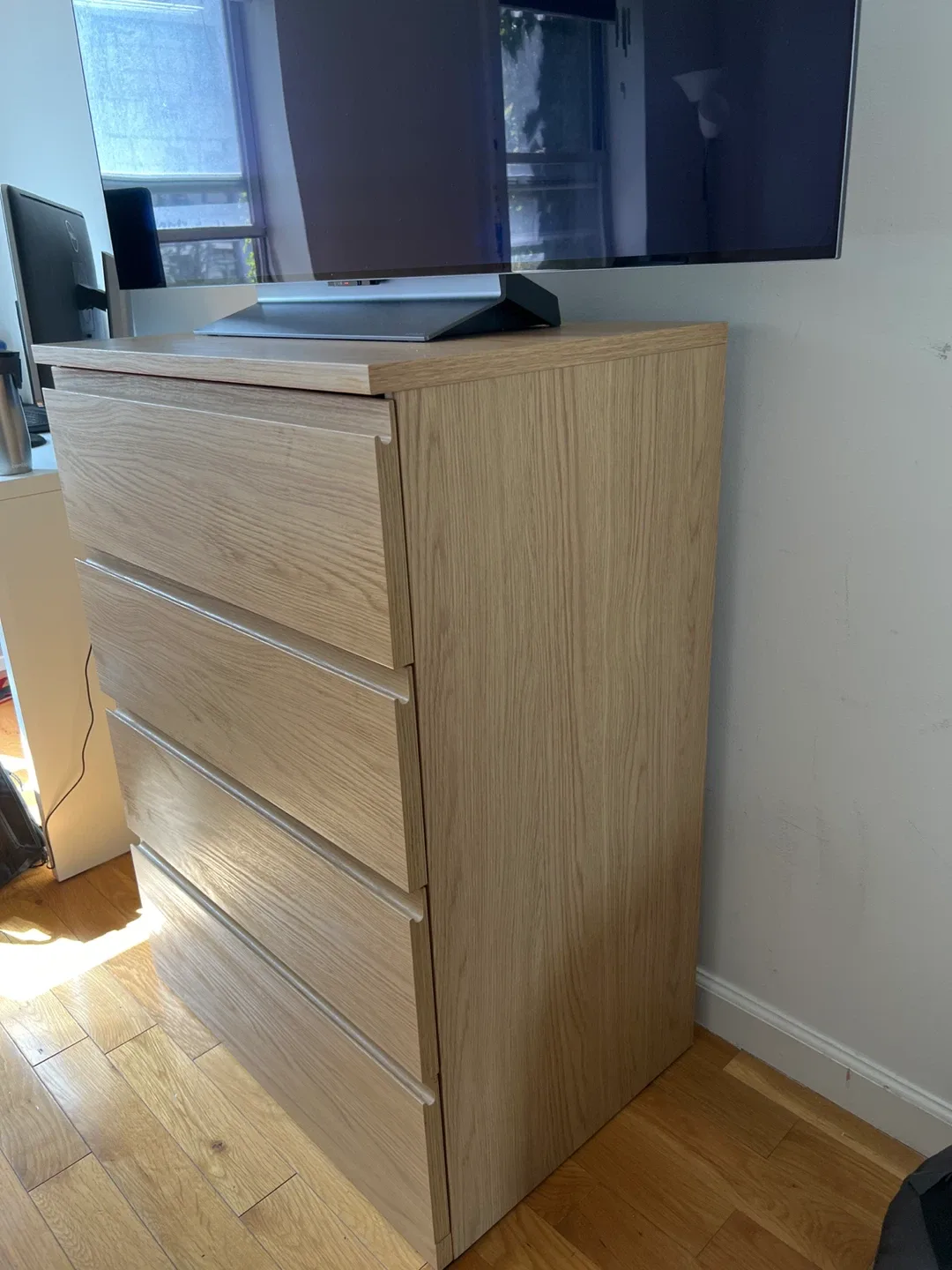 Ikea Hemnes 4-Drawer Dresser image indicator(3)