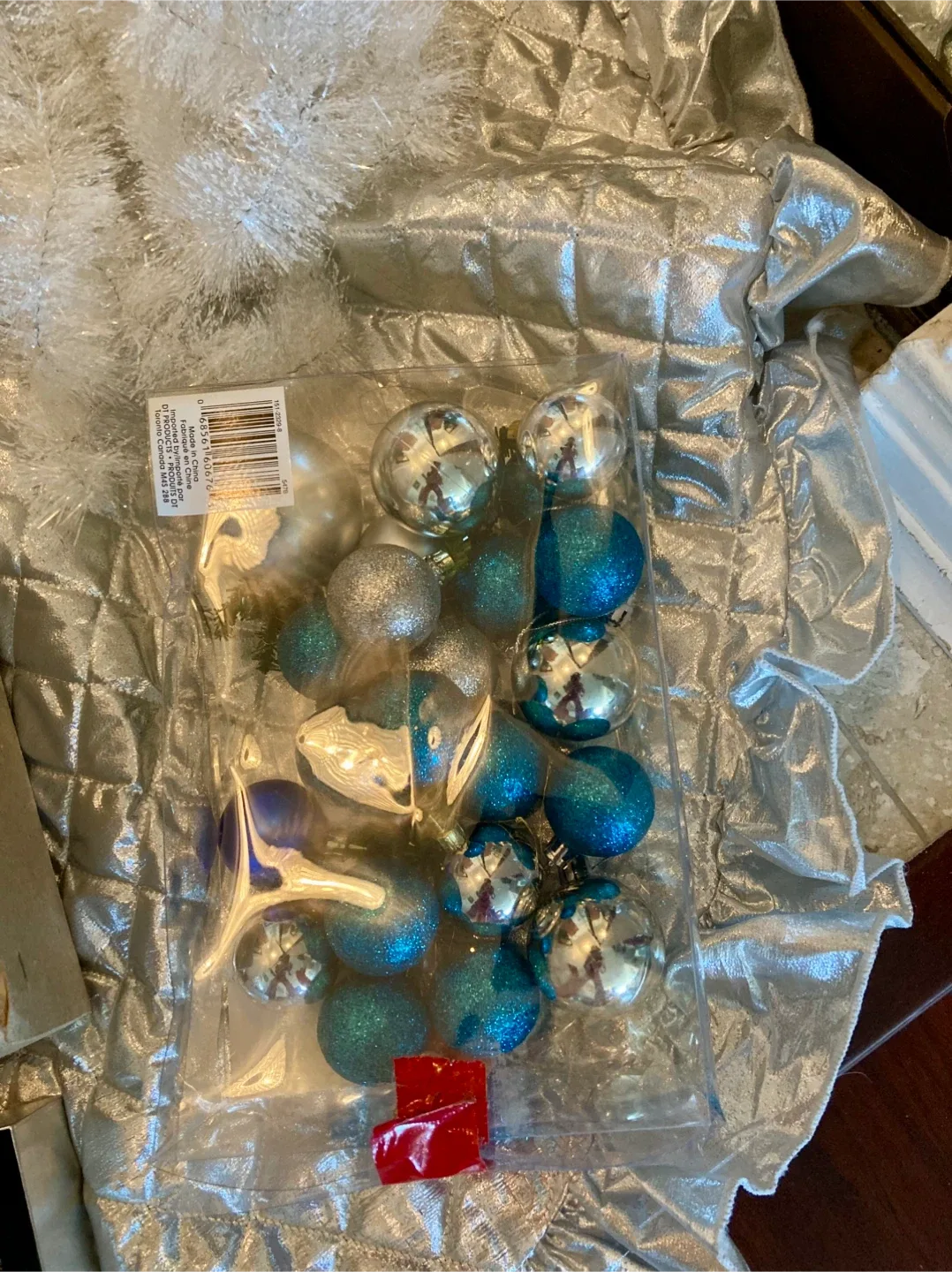 Elegant Christmas Ornaments & Tree Skirt image indicator(2)