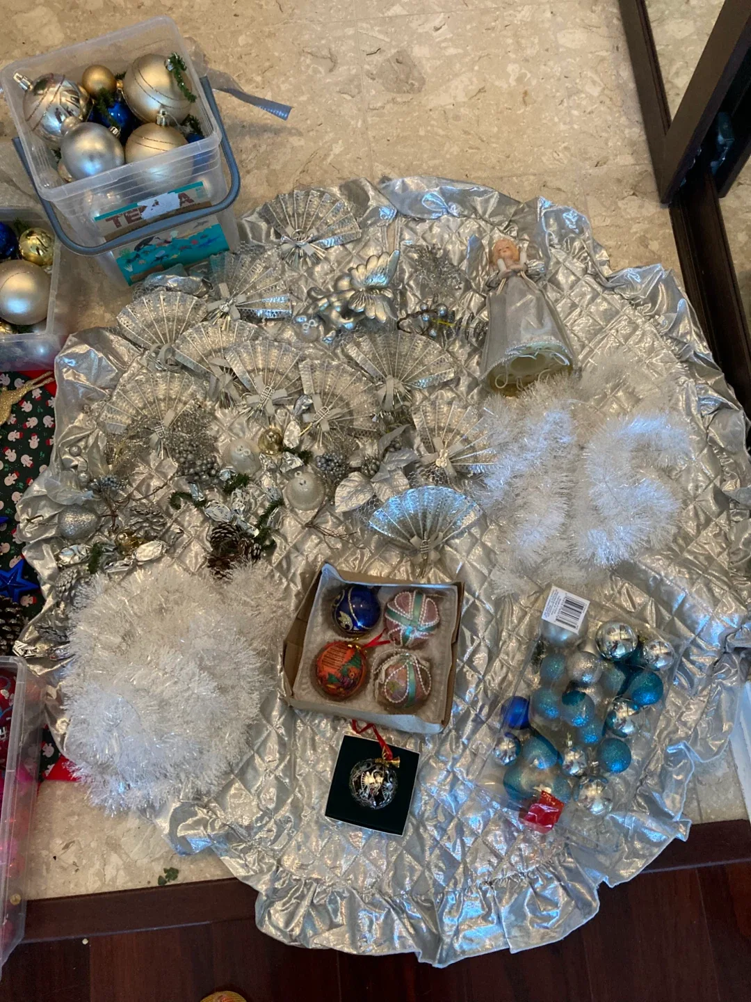 Elegant Christmas Ornaments & Tree Skirt image indicator(4)