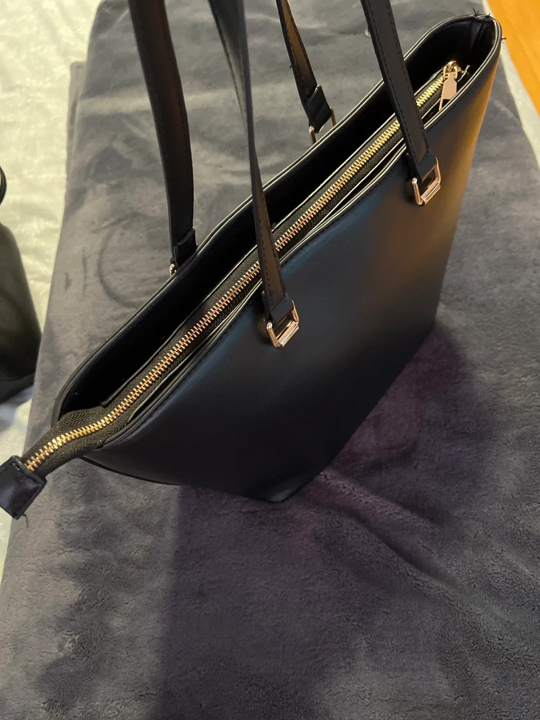 Black Tote Bag image indicator(2)