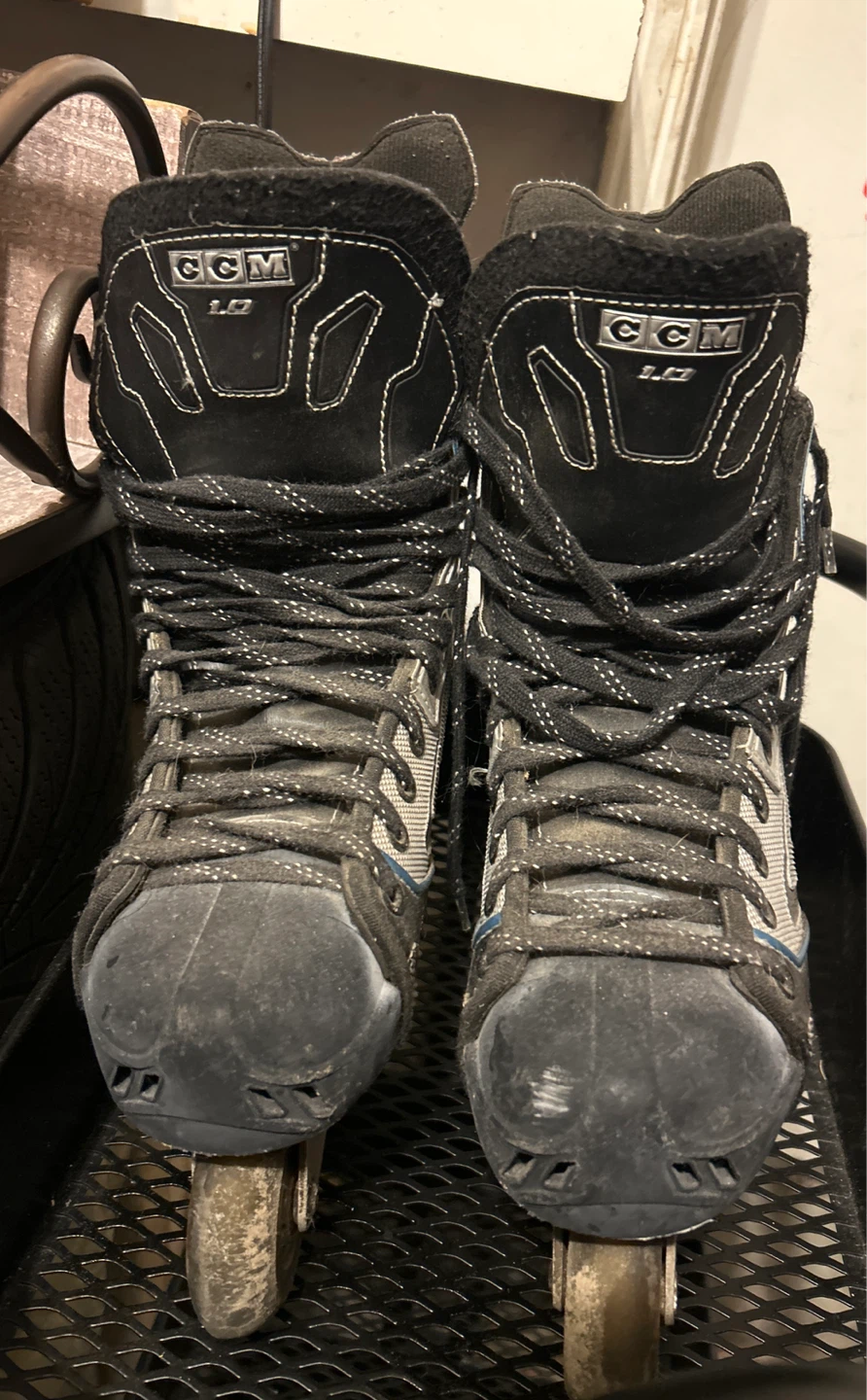 CCM 5.0 Inline Roller Hockey Skates - Size 8