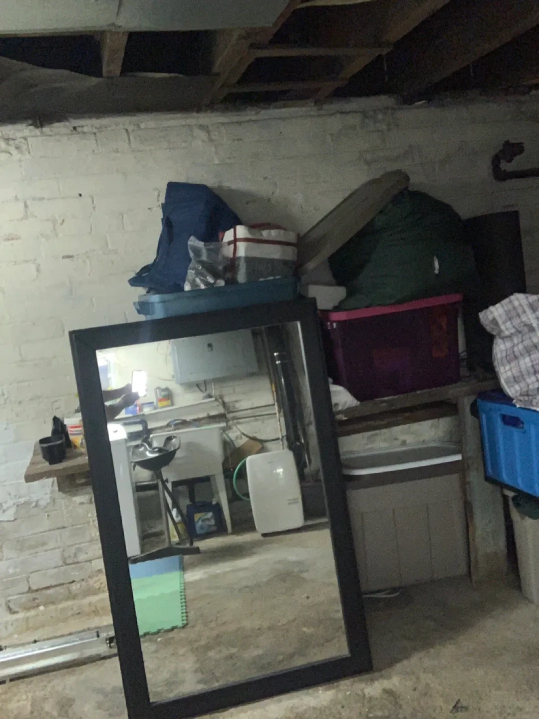 Mirror with black frame image indicator(2)