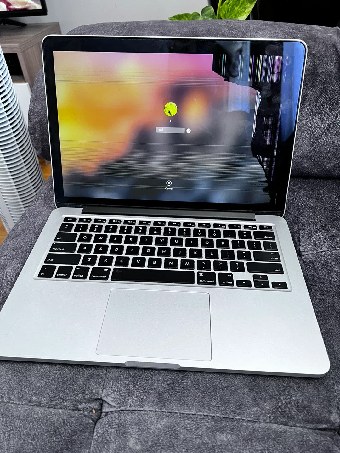 MacBook Pro  (2013) – Fully Functional, Minor Screen Crack image indicator(8)