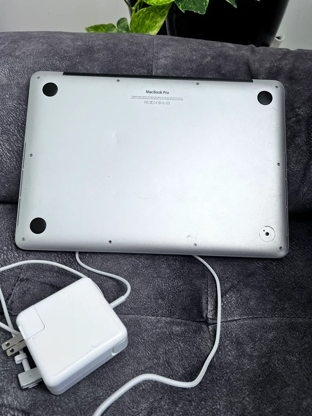 MacBook Pro  (2013) – Fully Functional, Minor Screen Crack image indicator(4)