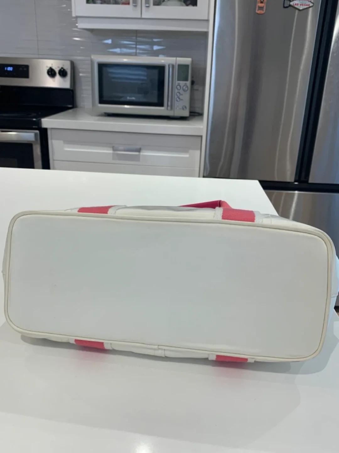 🩷 Coach White & Pink  Medium Hampton Tote Bag 🩷 image indicator(6)