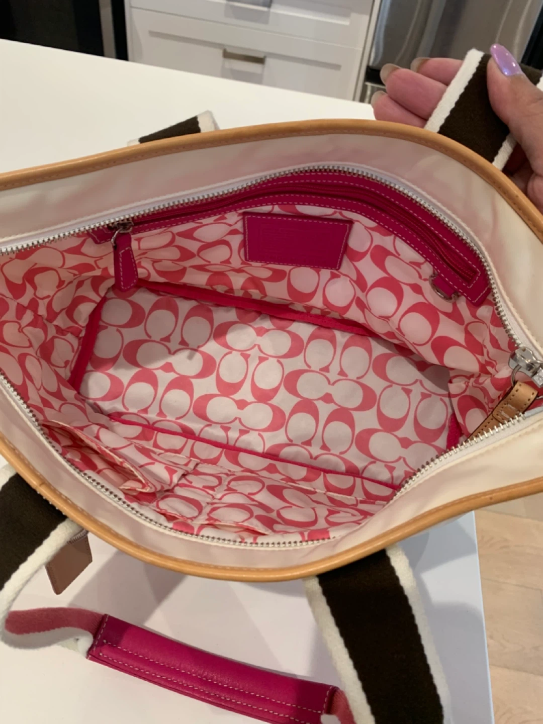 🩷 Coach White & Pink  Medium Hampton Tote Bag 🩷 - photo 3