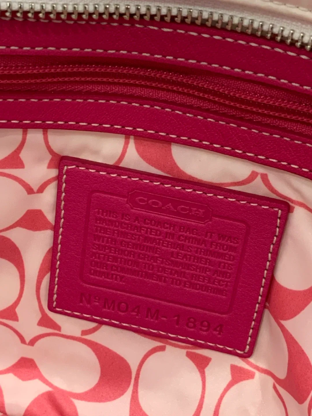 🩷 Coach White & Pink  Medium Hampton Tote Bag 🩷 image indicator(5)