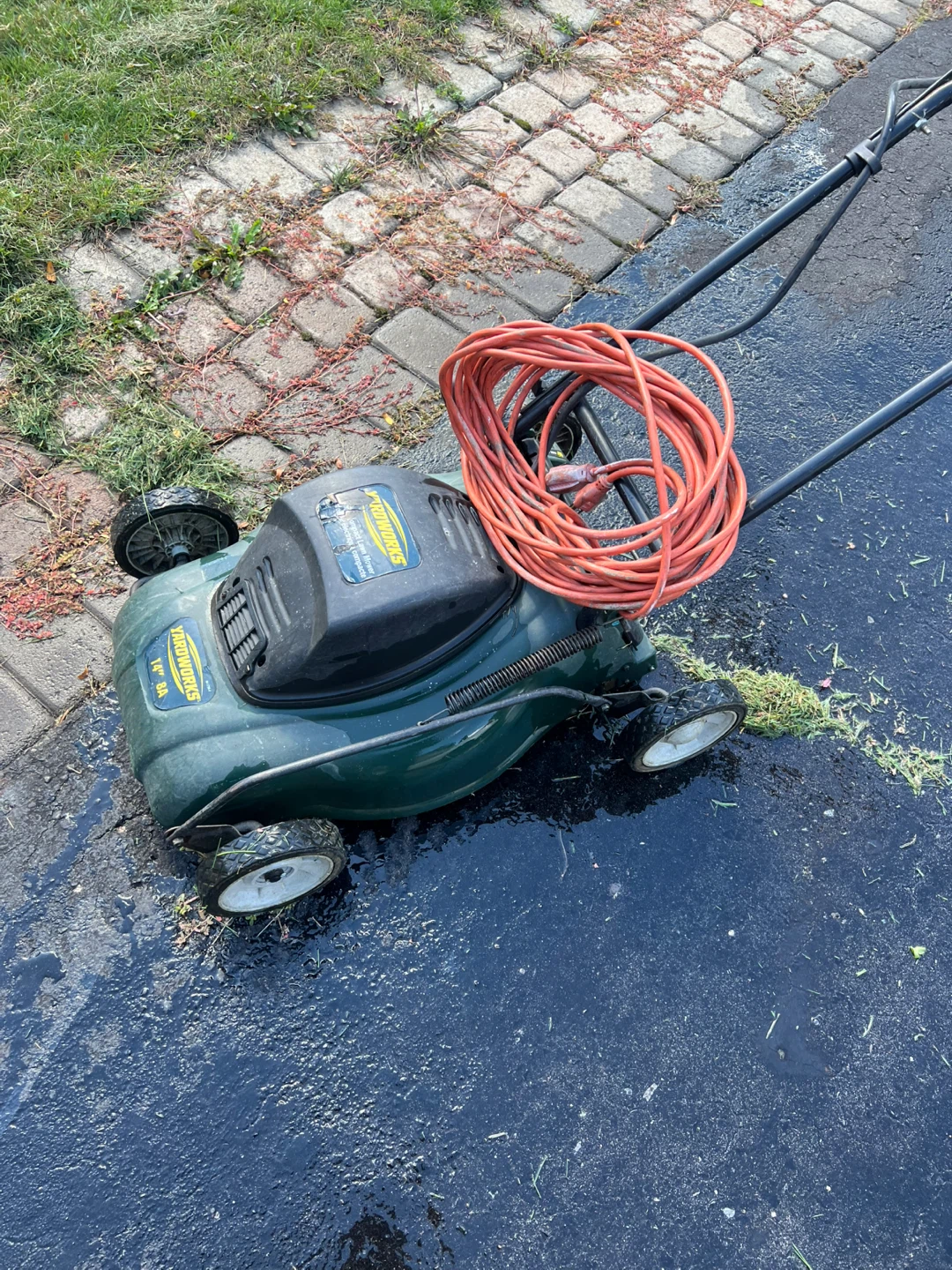 Yardworks 14" Electric Lawn Mower - photo 3