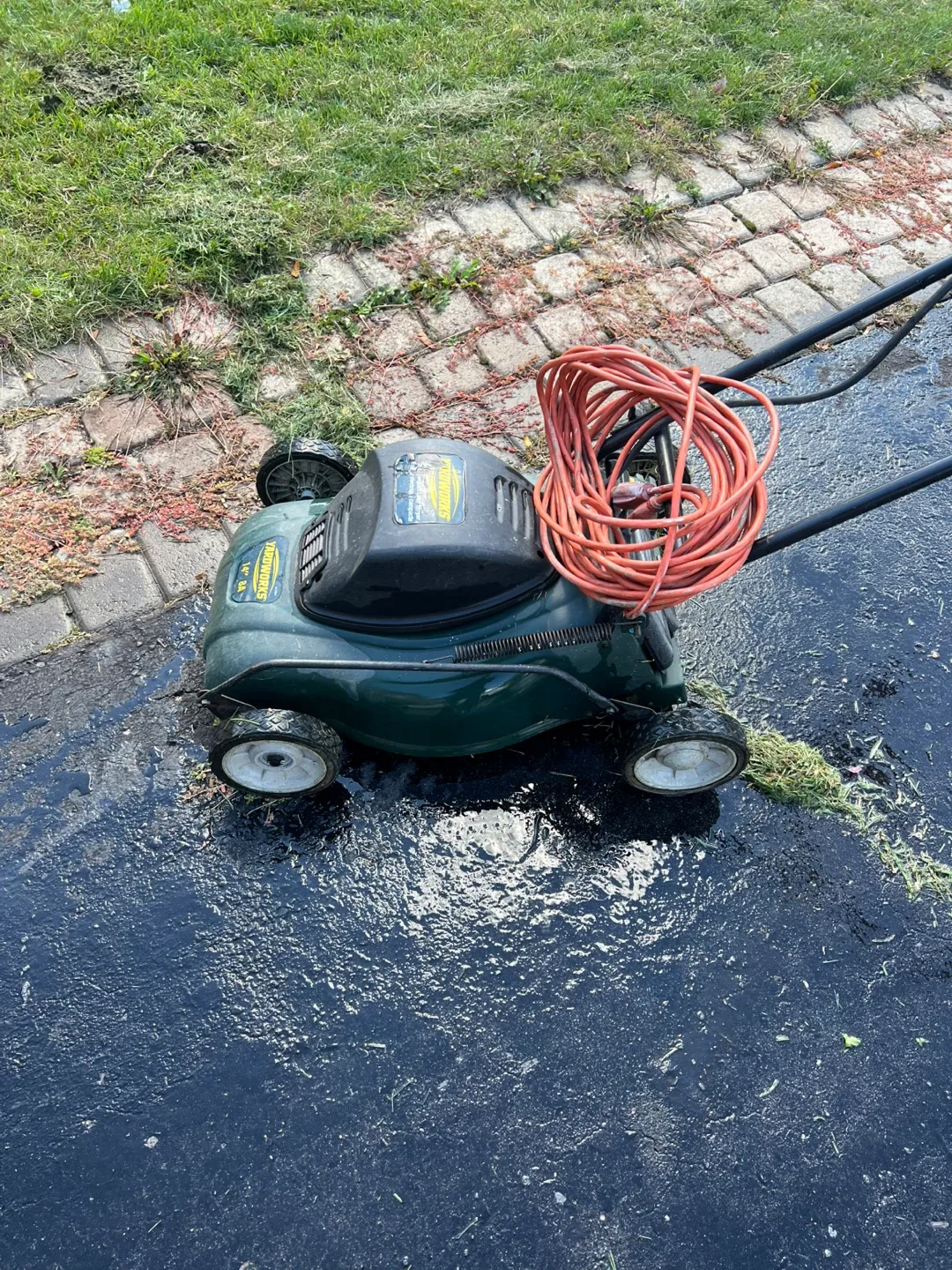 Yardworks 14" Electric Lawn Mower thumbnail