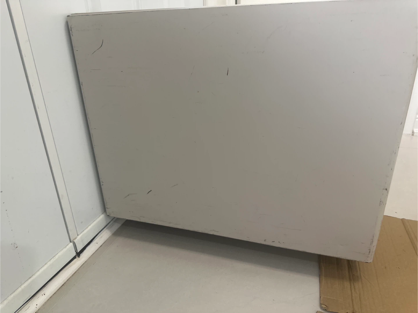 Metal storage cabinet - size us 24 by 25