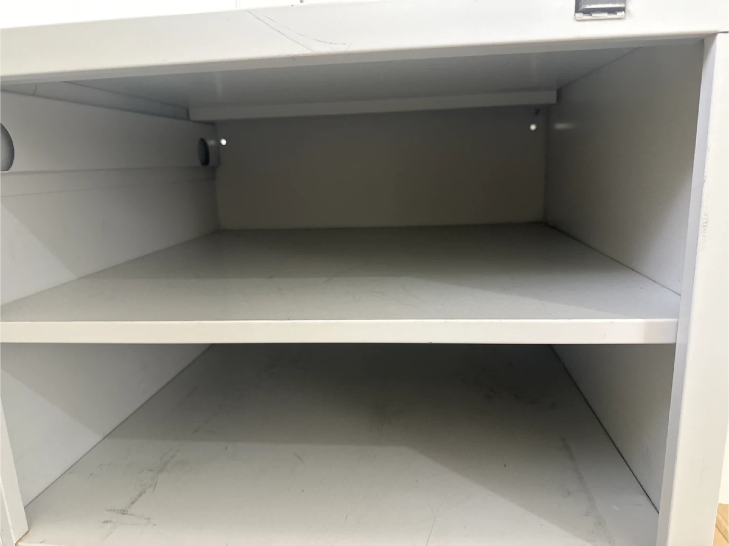 Metal storage cabinet - size us 24 by 25 - photo 2