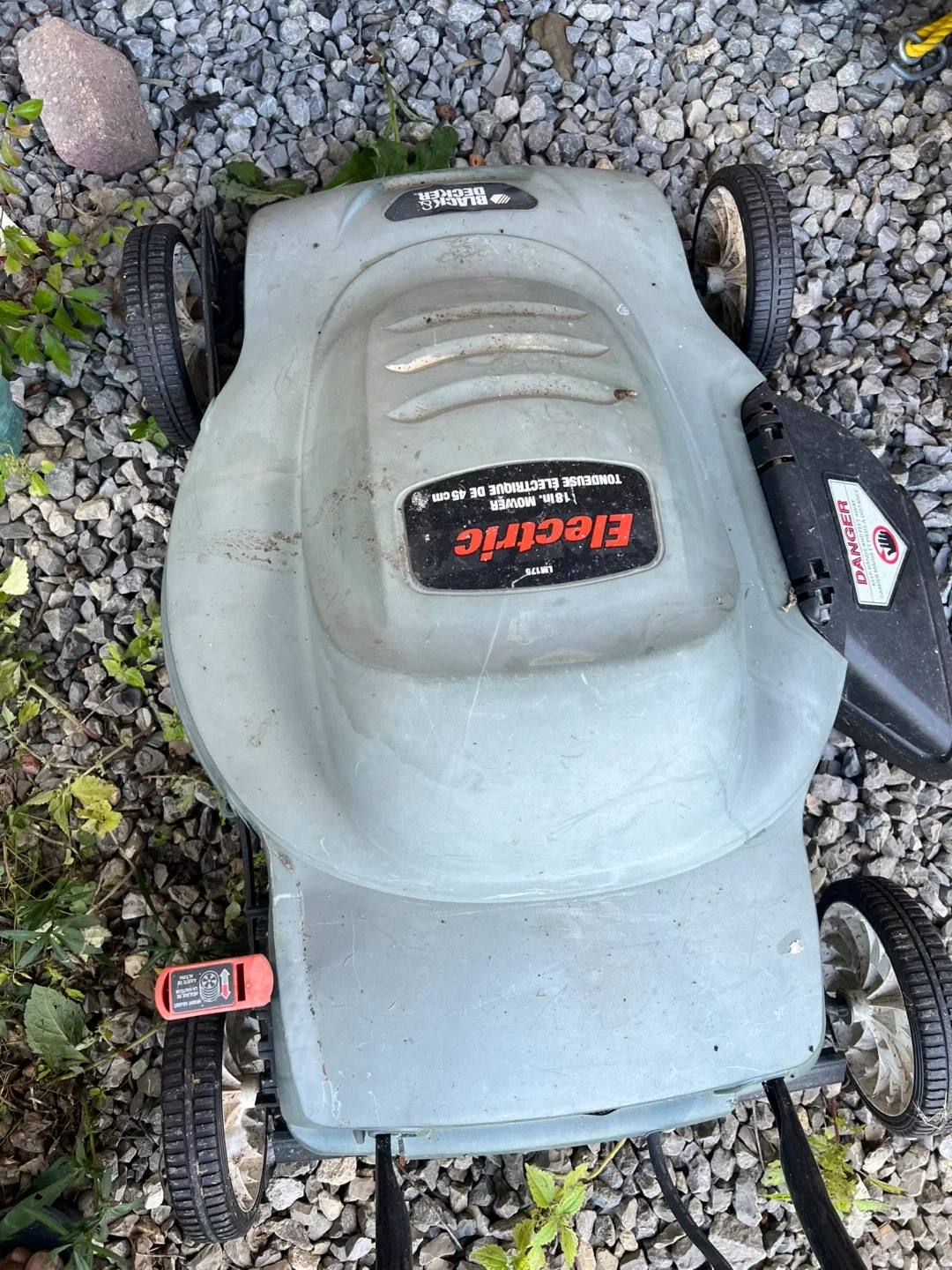 Black & Decker 18-in Electric Lawn Mower LM175 thumbnail